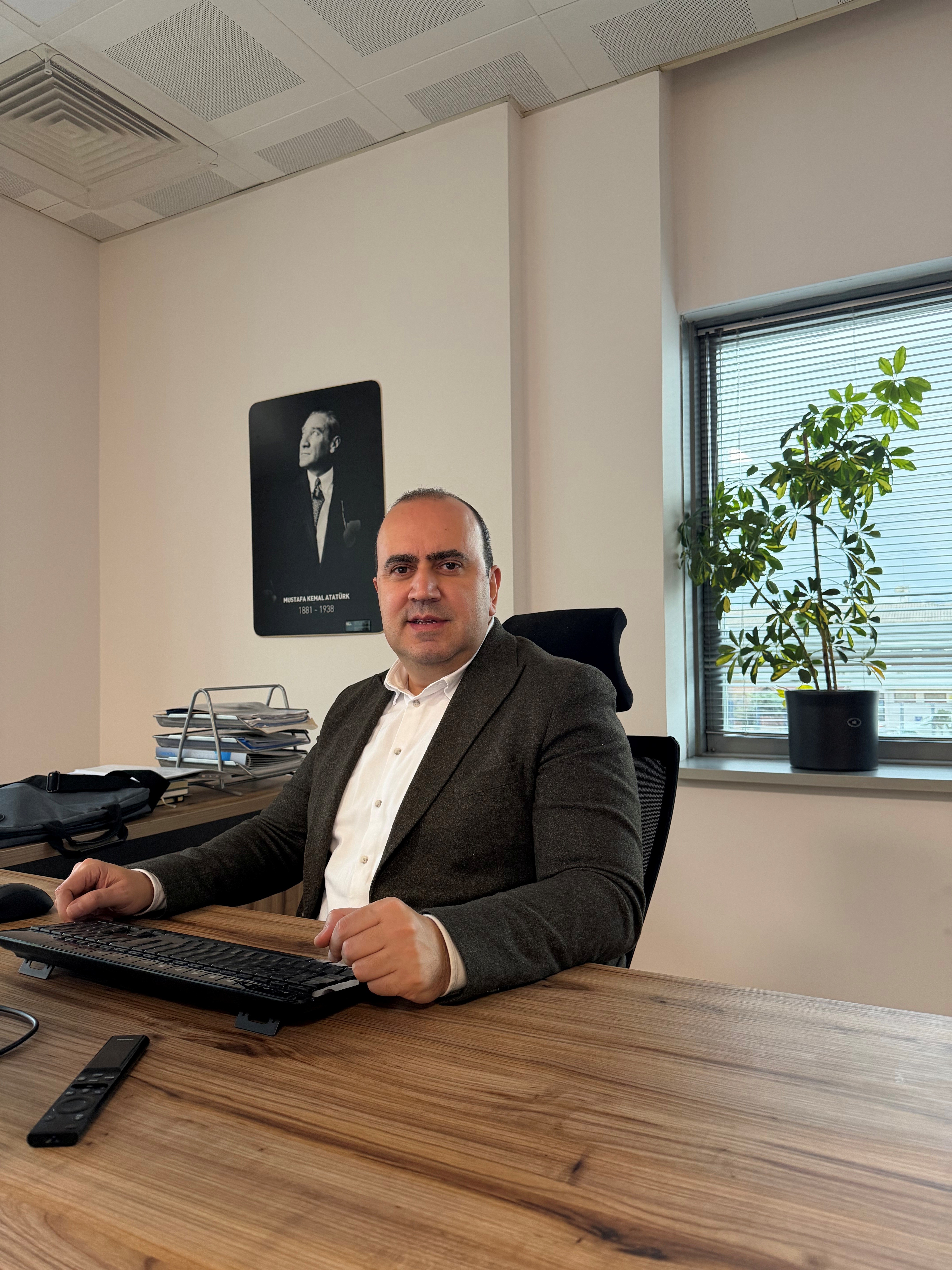 CEO_PHOTO